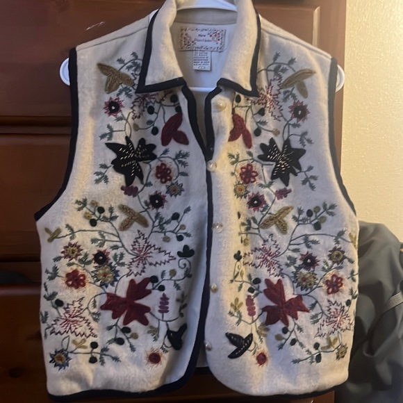 New Directions Vest - Picture 1 of 3